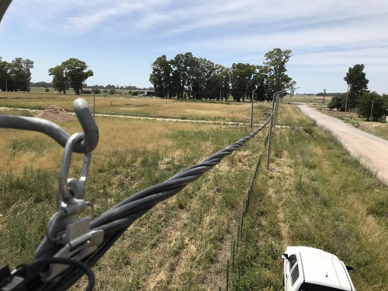 Tendido eléctrico · Red rural pre-ensamblada